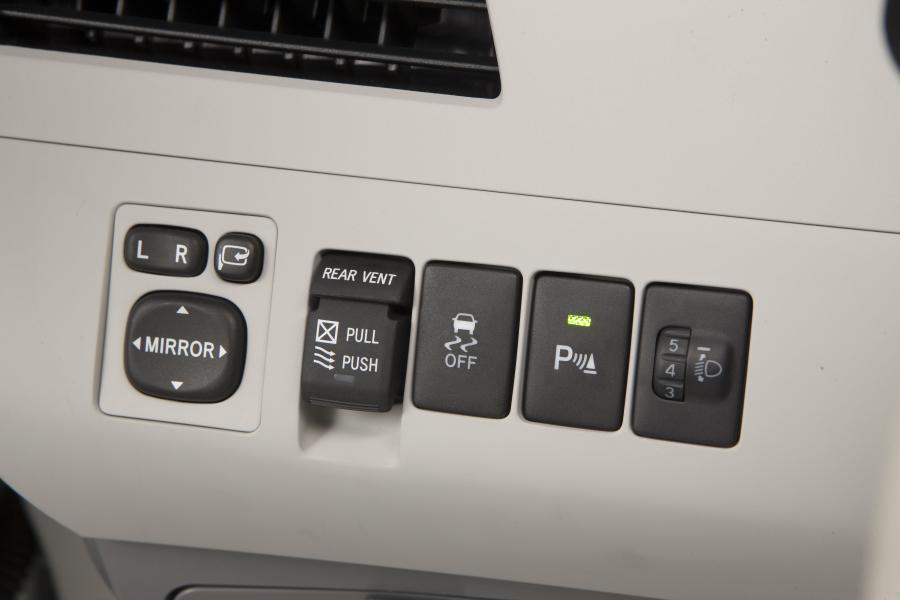  Toyota Sienna SE 2010 года  (фото 30 из 50)